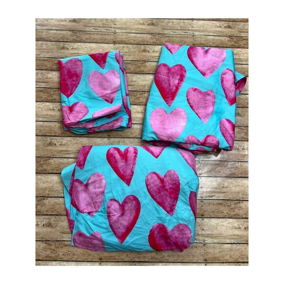 Posh Peanut Queen of Hearts Bamboo Twin Sheet Set - Picture 1 of 1